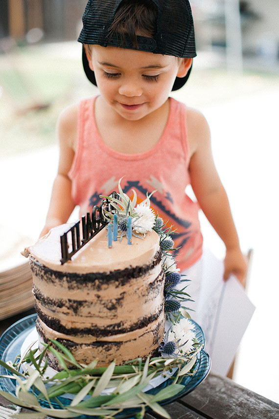 chocolate semi naked cake