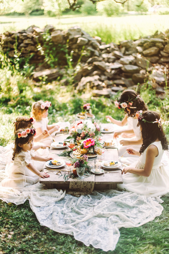 Flower girl picnic | Wedding & Party Ideas | 100 Layer Cake