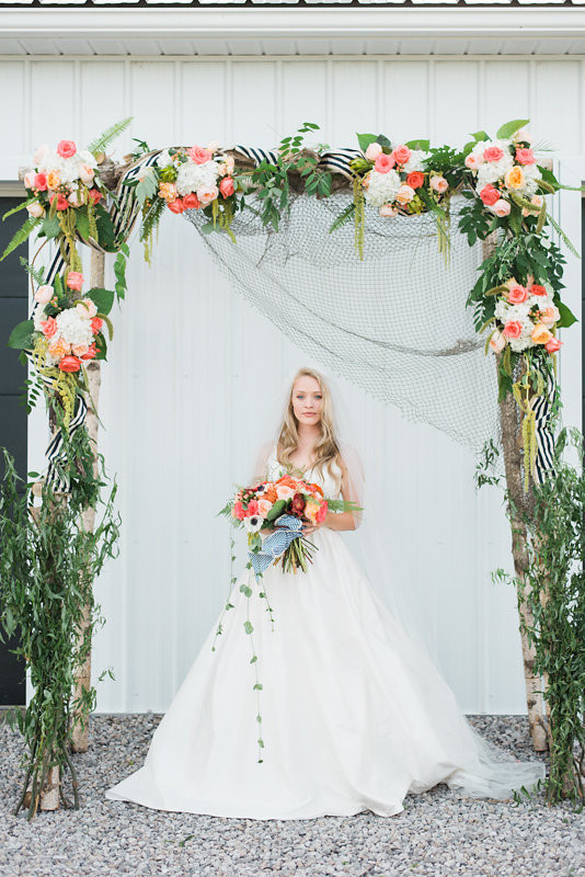 Floral ceremony altar Wedding &amp; Party Ideas 100 Layer Cake