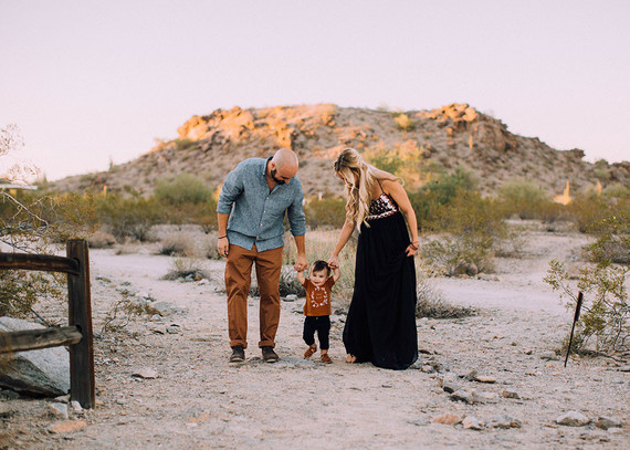 Modern desert family photos | Wedding & Party Ideas | 100 Layer Cake