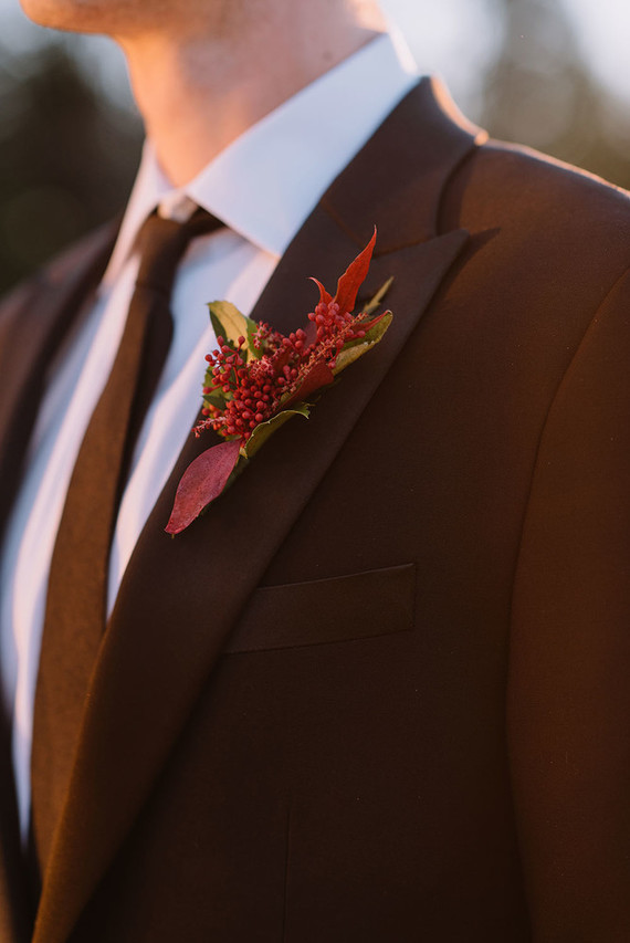 Red boutonnière | Wedding & Party Ideas | 100 Layer Cake