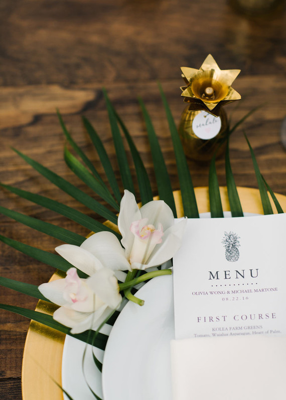 Tropical place setting Wedding & Party Ideas 100 Layer Cake