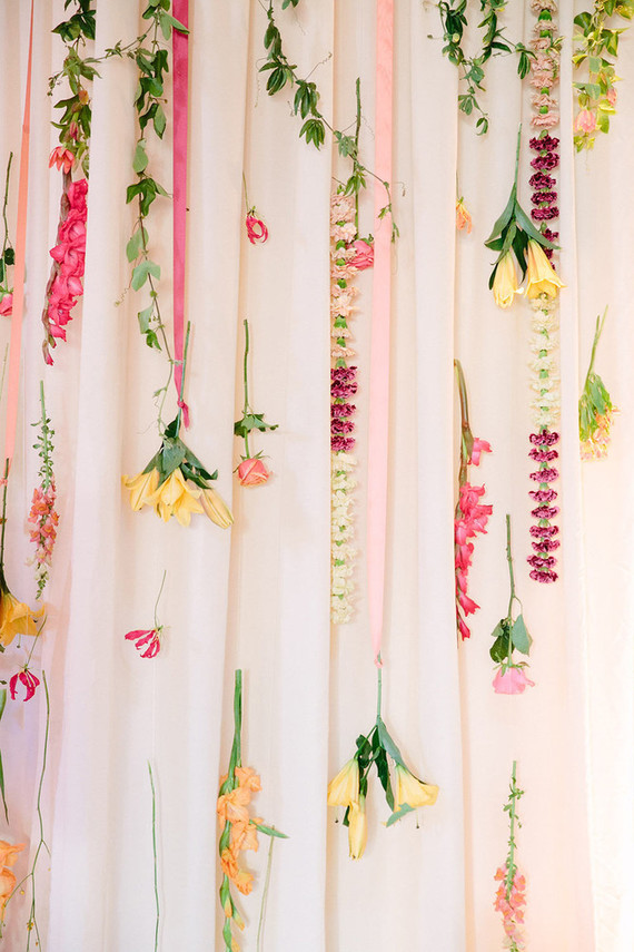 Hanging flowers Wedding & Party Ideas 100 Layer Cake