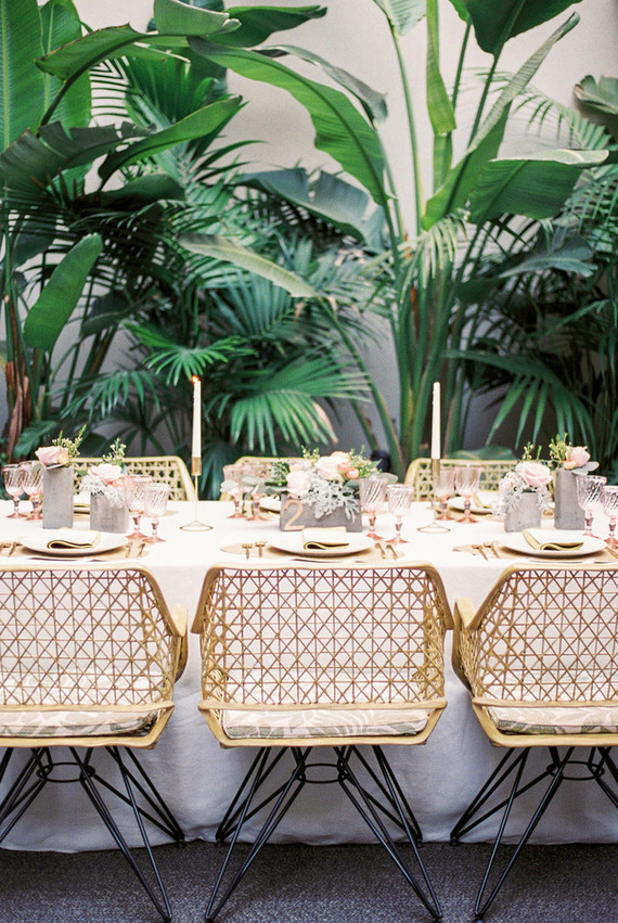 Tropical tablescape | Wedding &amp; Party Ideas | 100 Layer Cake