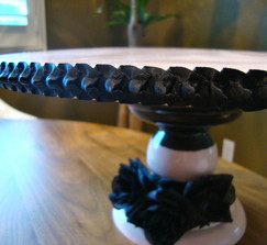 Lovely Pink/Black Cake Stand