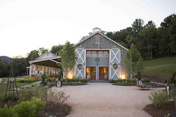 Barn wedding venues | Rustic barn wedding | 100 Layer Cake