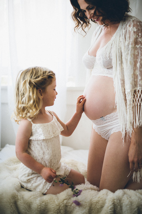 Mother-daughter maternity photos