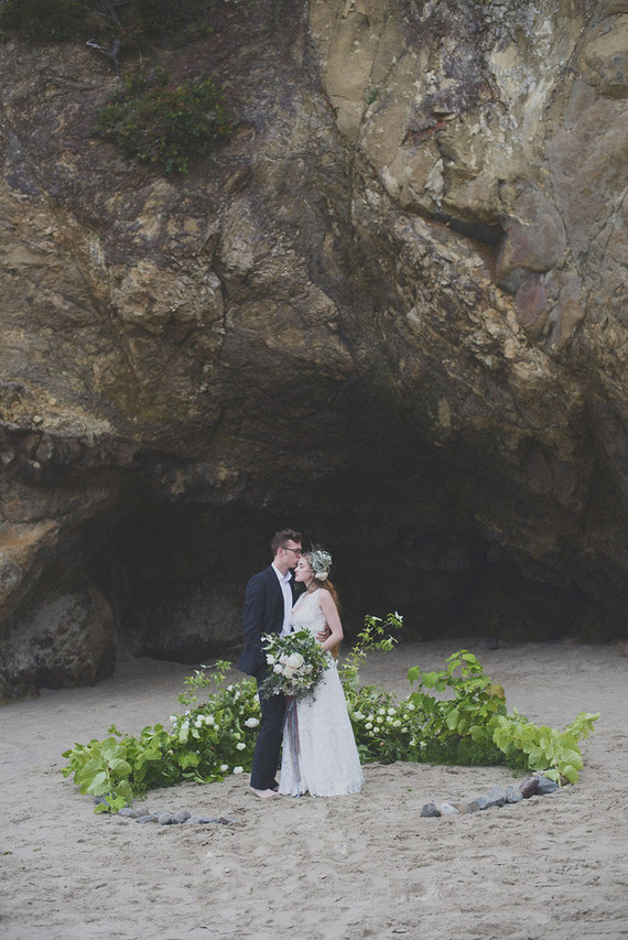 Oregon beach wedding ceremony