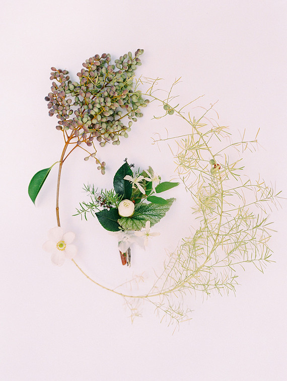 Groom's boutonnière