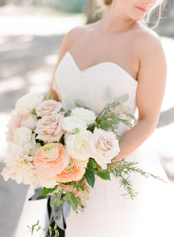 Pink ranunculus and rose bouquet