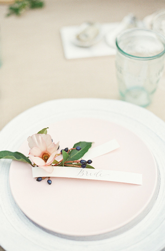 pale pink tablesetting