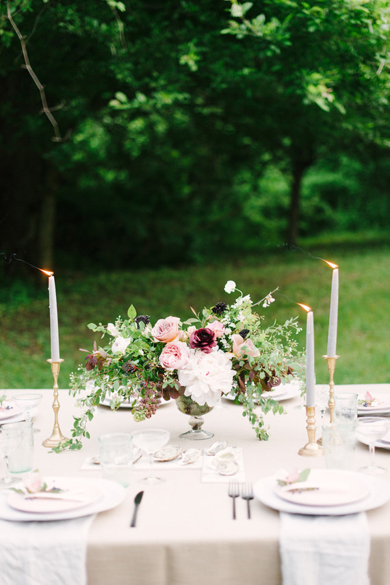 outdoor wedding tablescape