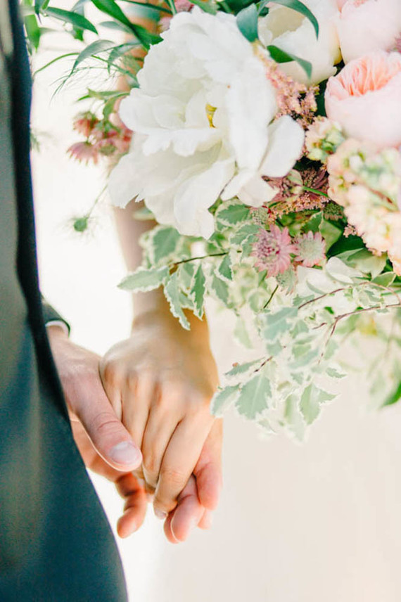 Fancy elopement inspiration at La Laguna Rosa de Torrevieja in Spain