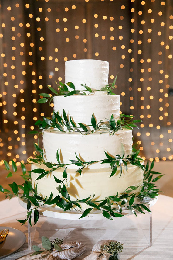 Rustic modern barn wedding at Greengate Ranch in SLO