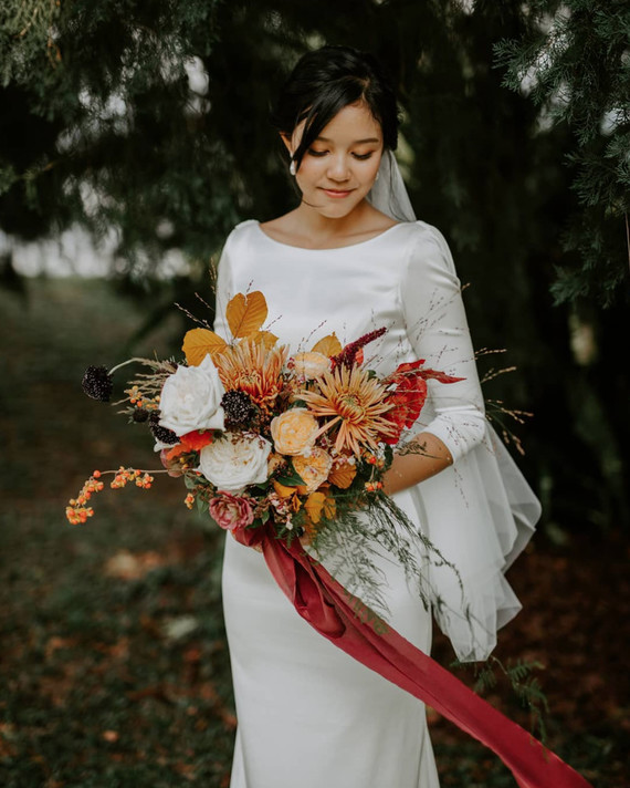 Gorgeous fall bridal bouquet