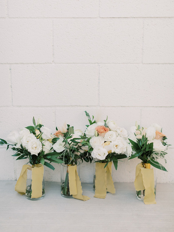 white bridesmaids bouquets