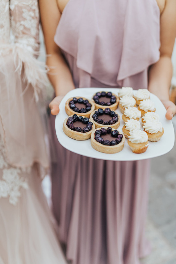 mini wedding desserts