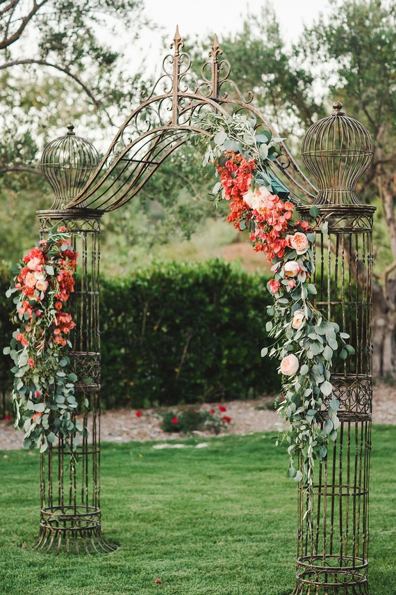 Rustic wedding altar | Wedding & Party Ideas | 100 Layer Cake