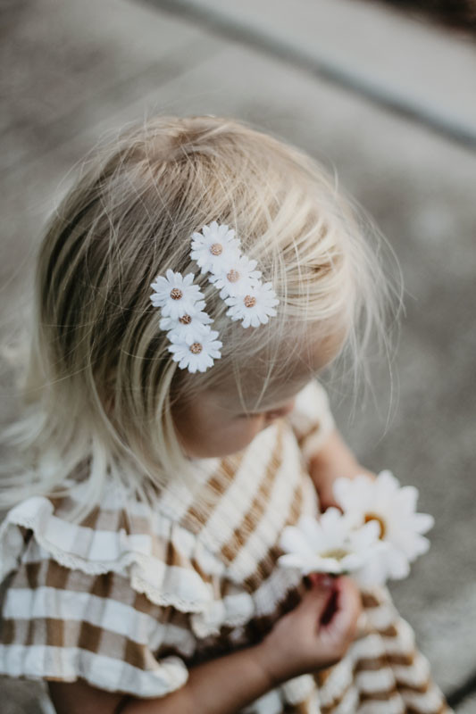 Daisy hair clips Wedding & Party Ideas 100 Layer Cake