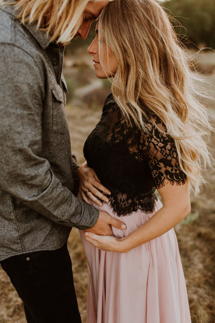 Rustic fall family photos by Elizabeth Lauren Photography | Browse ...